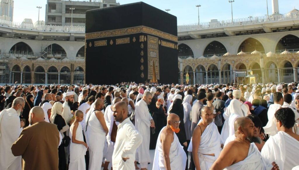 Saudi Arabia temporarily bans Visas for India and 13 other countries ahead of Hajj 2025