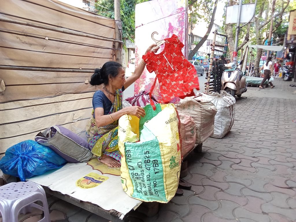 An elderly woman's resolute attitude endures despite her fatigue and loneliness- Annrisha Kusari (1)