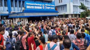 Teachers Protest at Bikash Bhavan Over Job Uncertainty; CPI(ML) Liberation Slams State Government